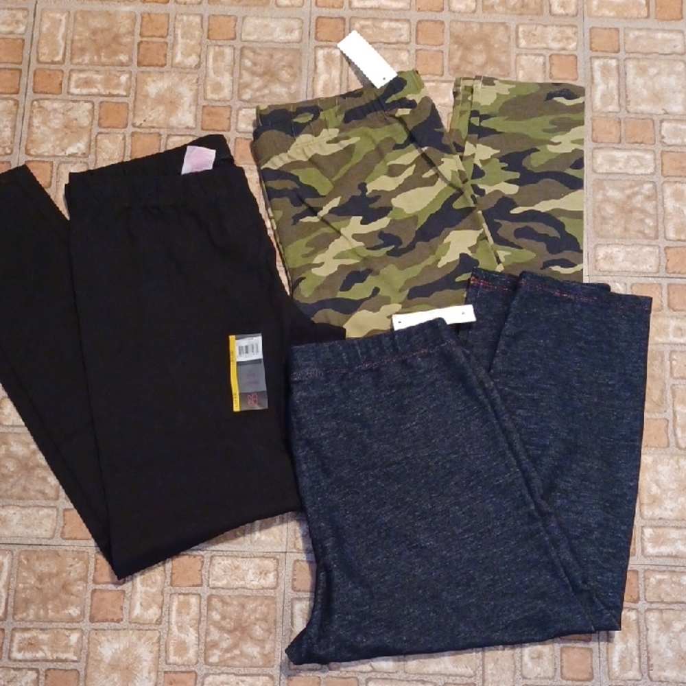 No Boundaries Camouflage and Solid Leggings Trio Ankle Leggings, Capri Leggings - Picture 1 of 4